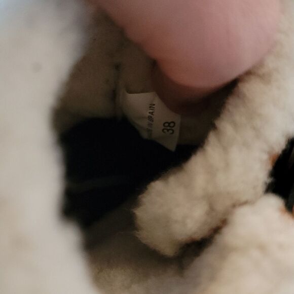 Balenciaga size 38 or 8 shearling fur suede Hightop sneaker HOsT PiCk🤎 - Picture 9 of 11